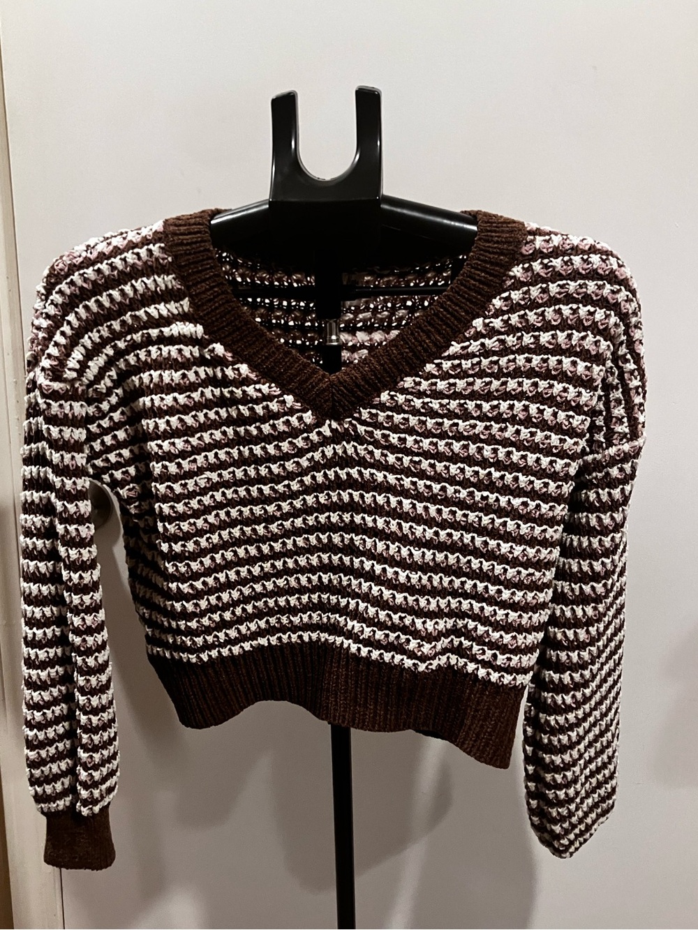 Hippie Rose Cropped Sweater Medium M Brown Cream Striped V Neck Chunky Knit Boho - Picture 2 of 7